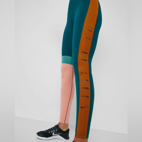 Womens Nike Nike NWT 7/8 Color Block Tights Size medium Mid Rise Dri Fit - Picture 2 of 8